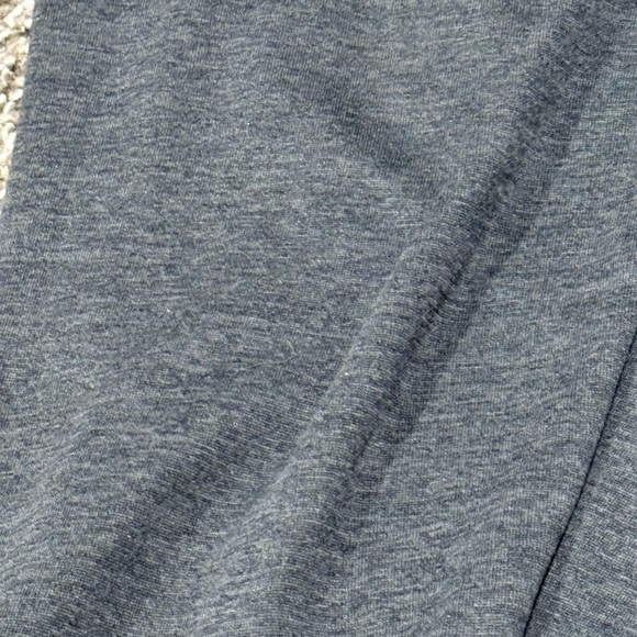 🍌Under Armour Charcoal Athletic Pants barely worn - Picture 4 of 8